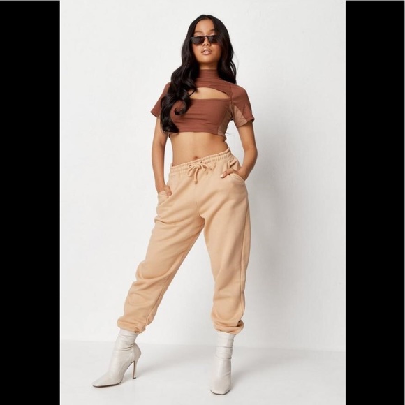 💋2- Tone Brown Hollowed Out Chest Stylish Short Sleeve Crop Top - Picture 3 of 3